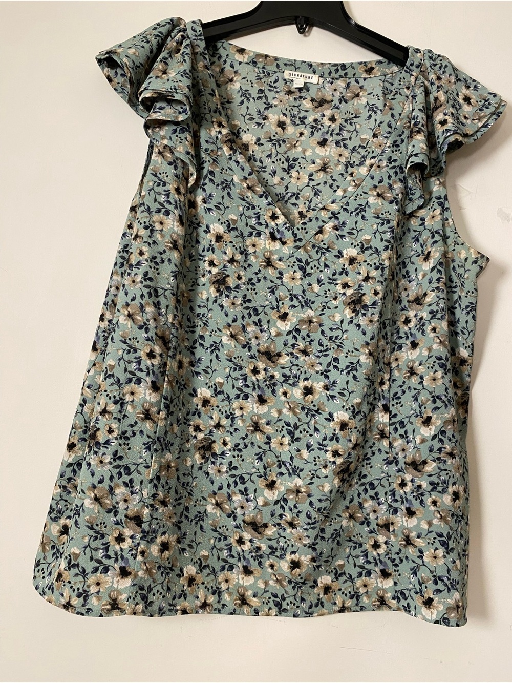 Reitmans Plus Size Floral Blouse in Sage and Navy